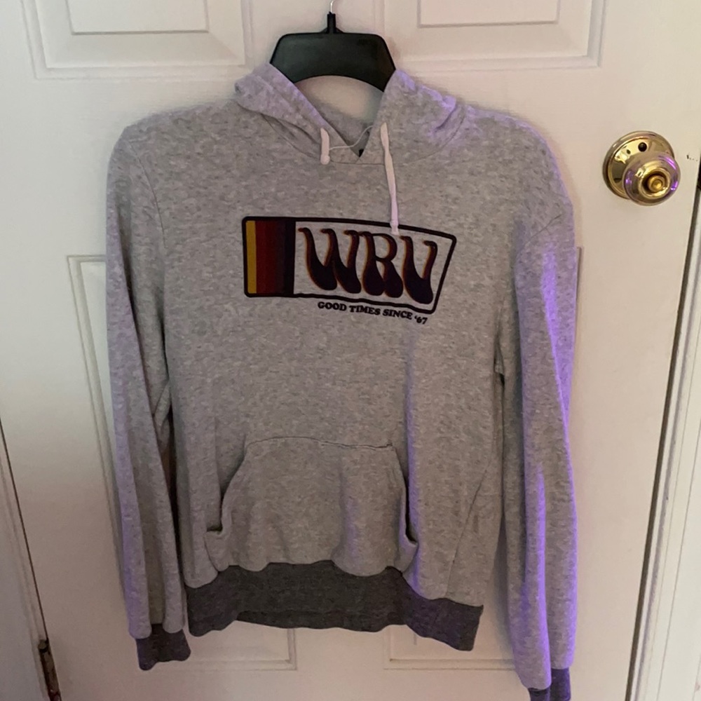 surf shop sweatshirt!!